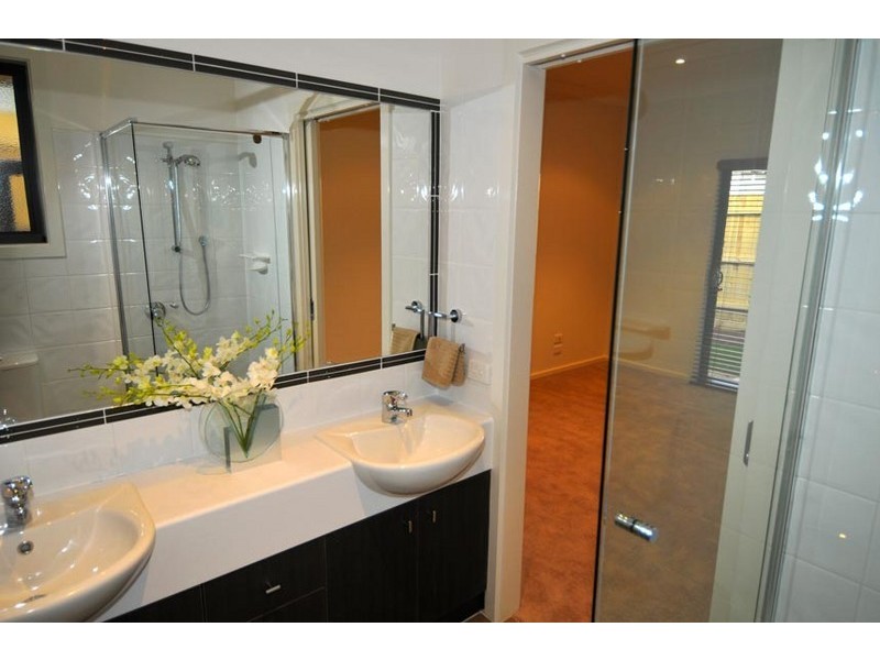 3/2 Montpellier Road, Burwood VIC 3125