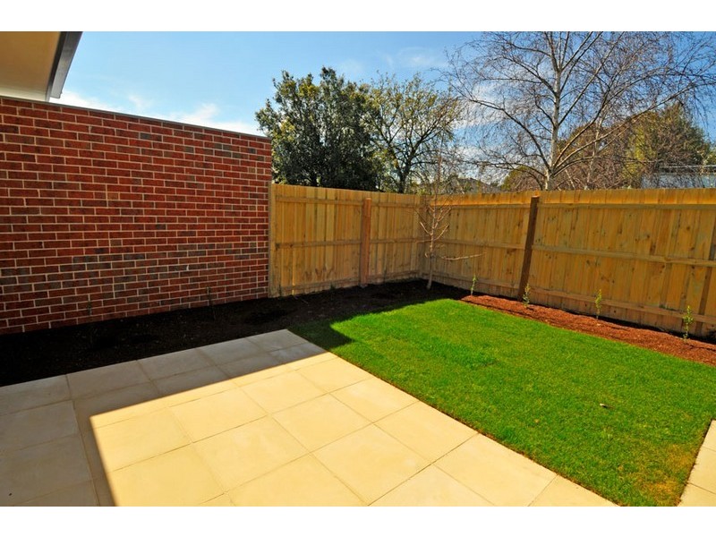 3/2 Montpellier Road, Burwood VIC 3125