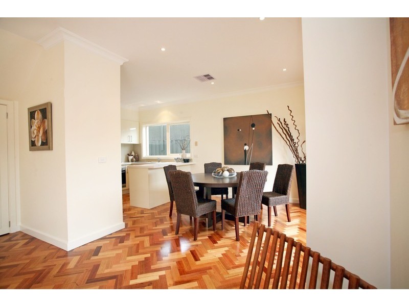 1/291 Elgar Rd, Surrey Hills VIC 3127