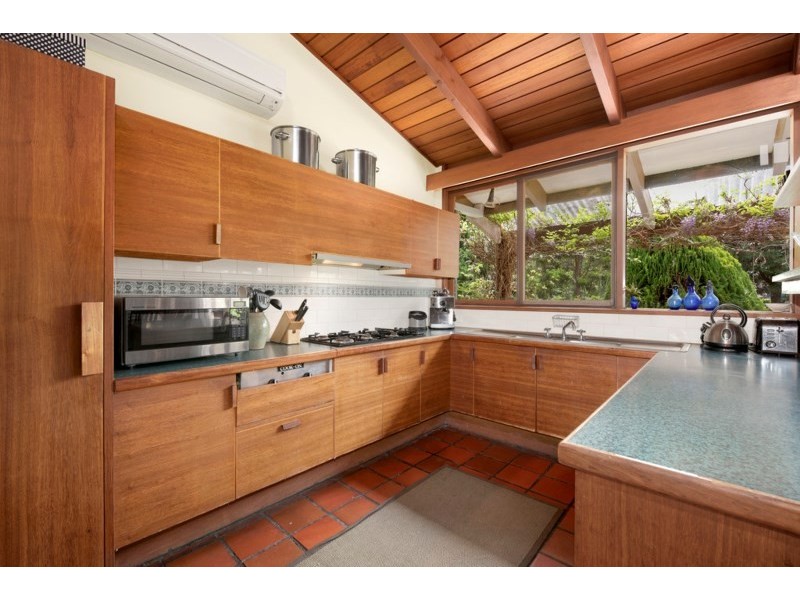 33 Sinclair Avenue, Templestowe Lower VIC 3107