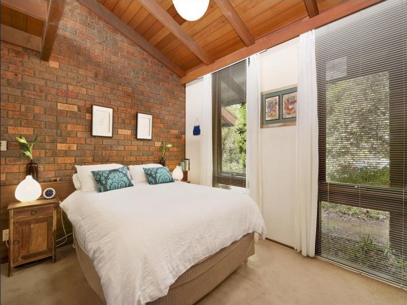 33 Sinclair Avenue, Templestowe Lower VIC 3107