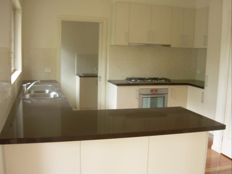 2/10 Stephens St, Burwood VIC 3125