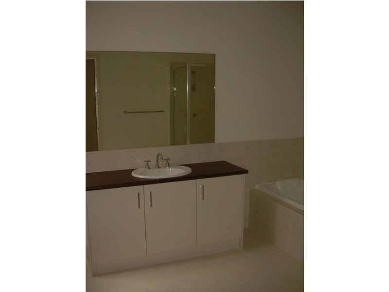 2/10 Stephens St, Burwood VIC 3125