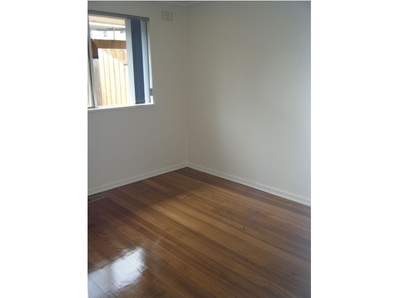 2/2 Allison Rd, Box Hill North VIC 3129