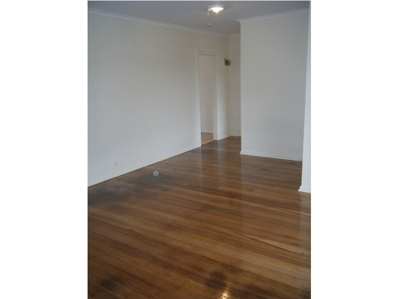 2/2 Allison Rd, Box Hill North VIC 3129