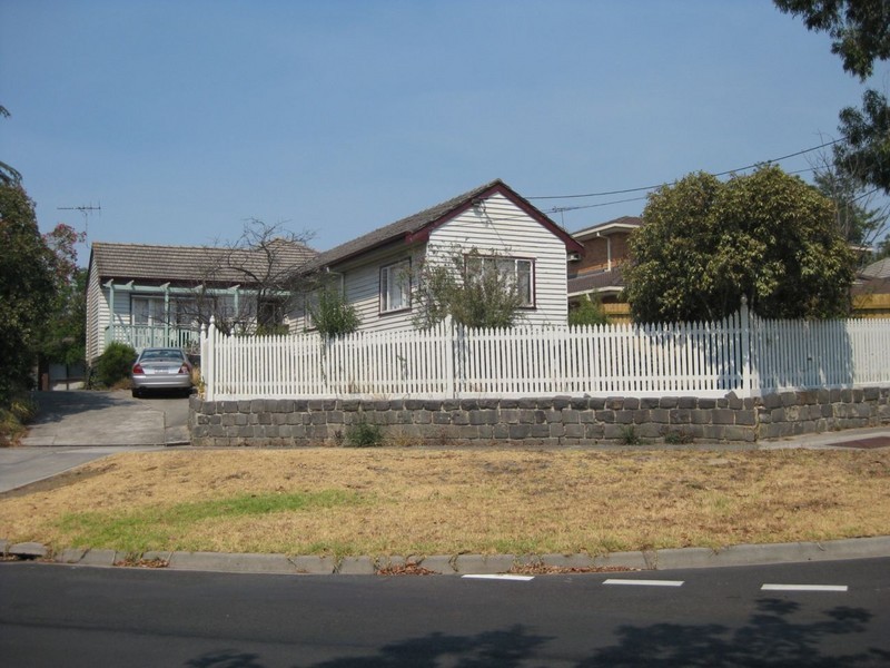 9 Box Hill Crescent, Mont Albert VIC 3127