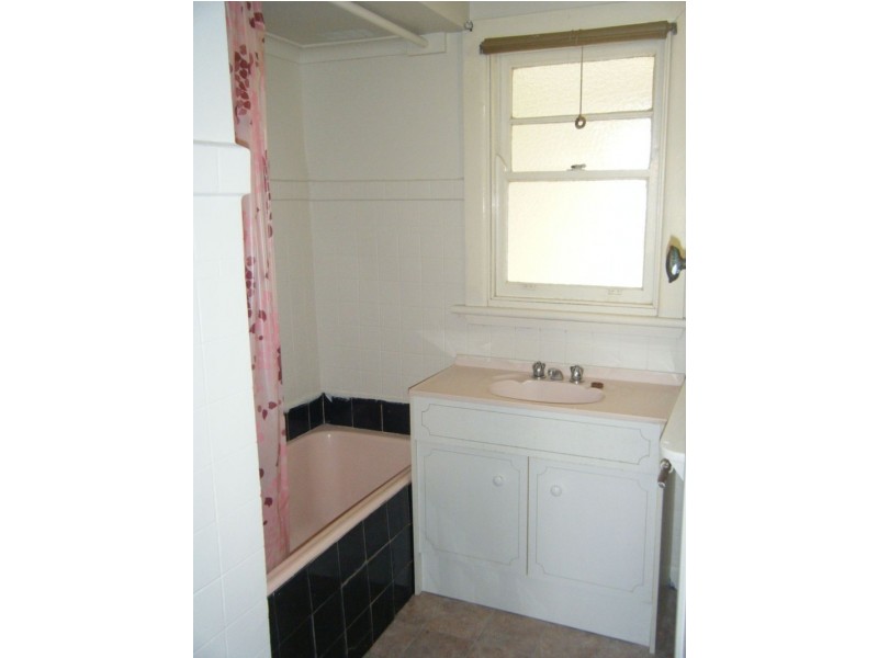 13 Loraine Ave, Box Hill North VIC 3129