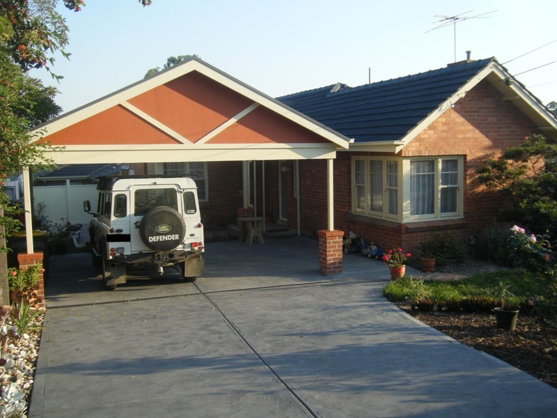 2 Begonia st, Box Hill South VIC 3128