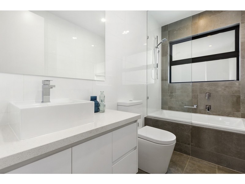 24 McColl Road, Mont Albert North VIC 3129