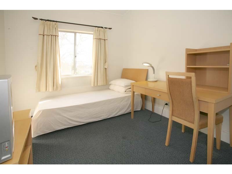32-34 Kangerong Rd, Box Hill VIC 3128