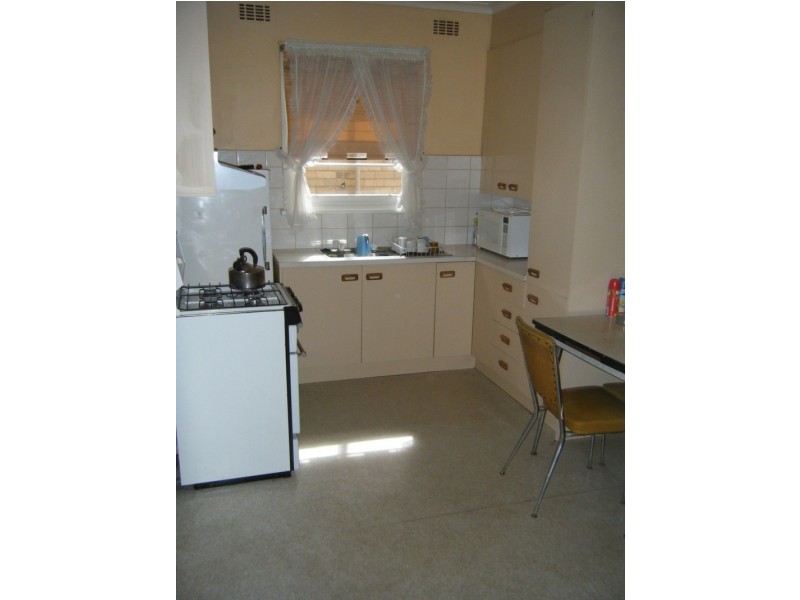 106 Elgar Rd, Box Hill South VIC 3128