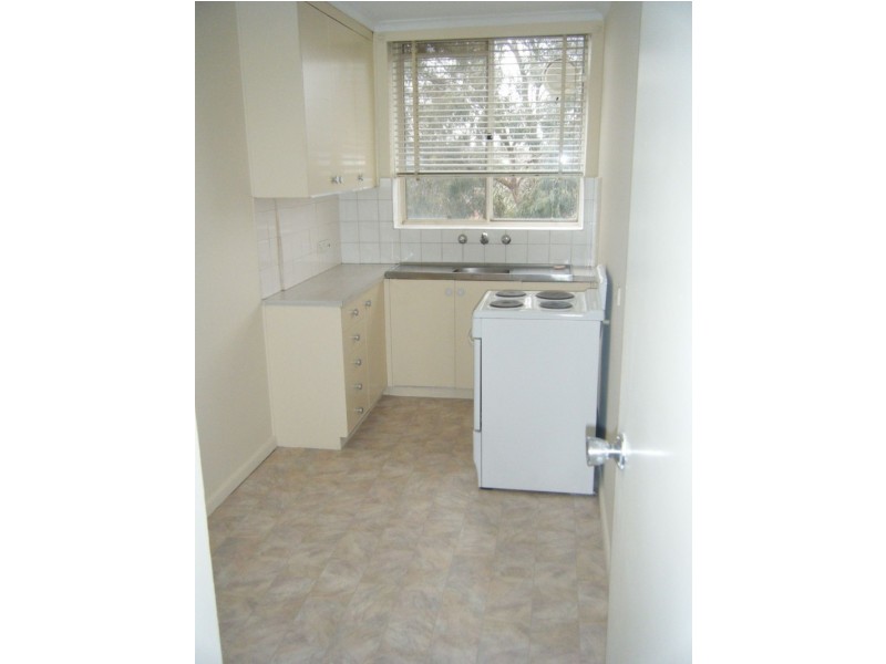 8/5 James St, Box Hill VIC 3128