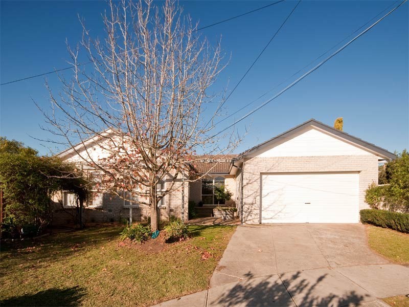 11 Houston Crt, Box Hill South VIC 3128