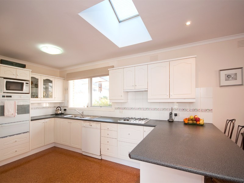 11 Houston Crt, Box Hill South VIC 3128