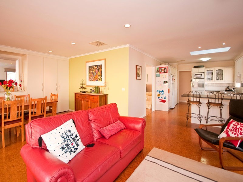 11 Houston Crt, Box Hill South VIC 3128