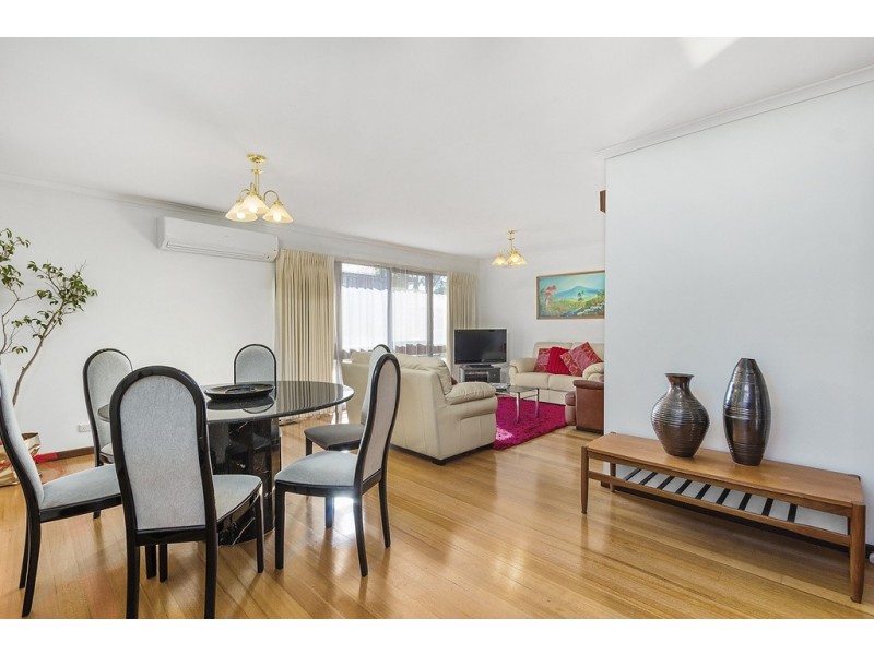 6 Cloverdale Close, Burwood East VIC 3151