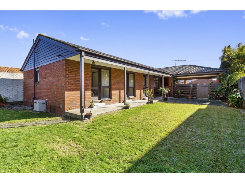 6 Cloverdale Close, Burwood East VIC 3151