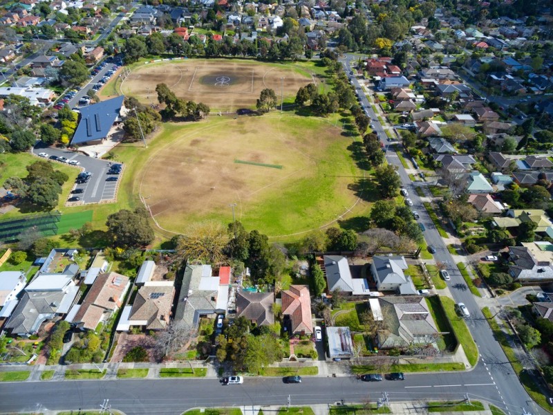 4 Cameron Road, Box Hill North VIC 3129