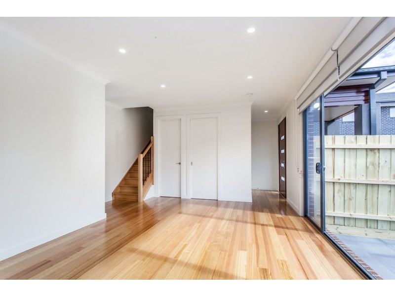 2/18 Faulkner Street, Blackburn South VIC 3130