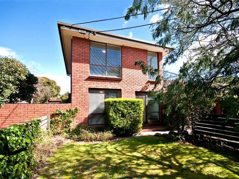 1/2  Birdwood St, Box Hill South VIC 3128