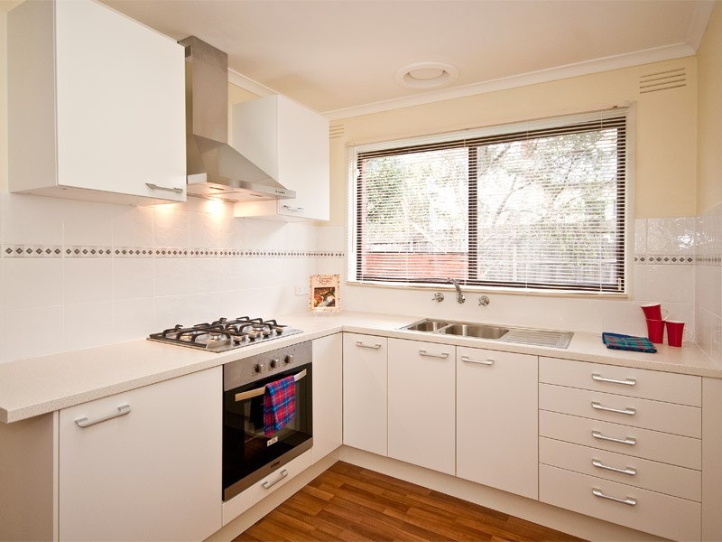 1/2  Birdwood St, Box Hill South VIC 3128