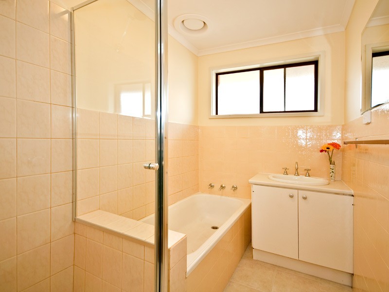 1/2  Birdwood St, Box Hill South VIC 3128