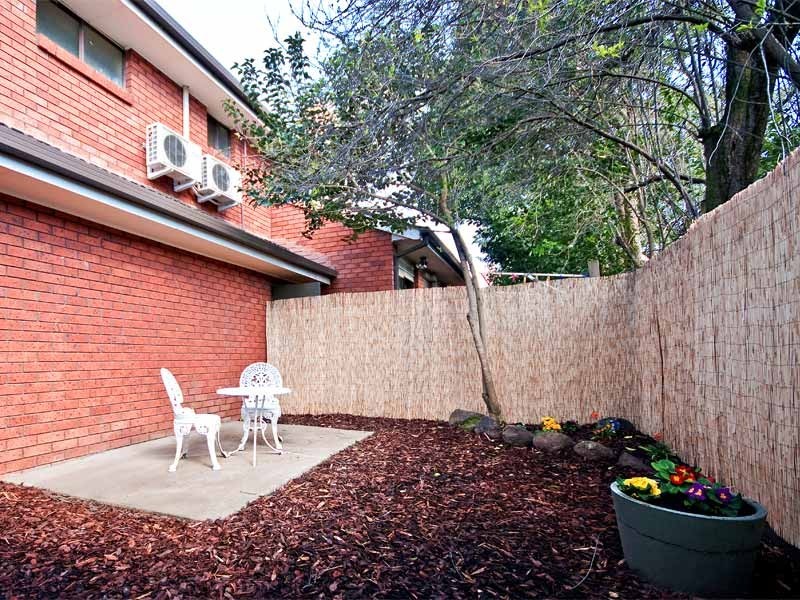 1/2  Birdwood St, Box Hill South VIC 3128