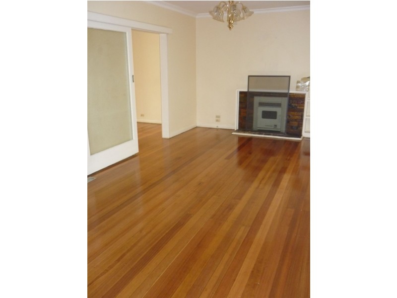 305 Station St, Box Hill South VIC 3128