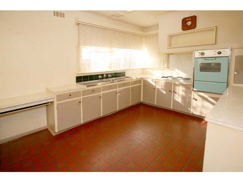 85 Leeds St, Doncaster East VIC 3109