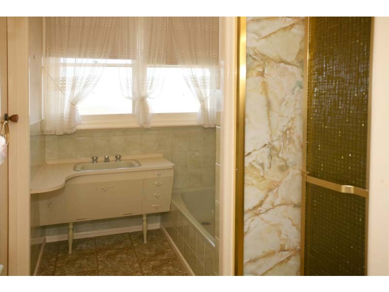 85 Leeds St, Doncaster East VIC 3109