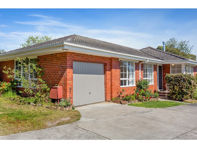 1/17 Kingsley Crescent, Mont Albert VIC 3127