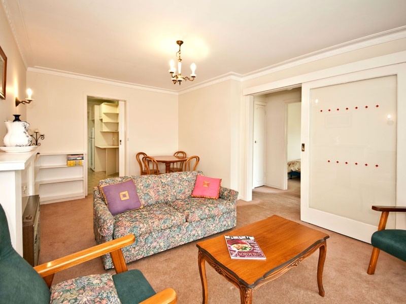 1/25 Bedford St, Box Hill VIC 3128