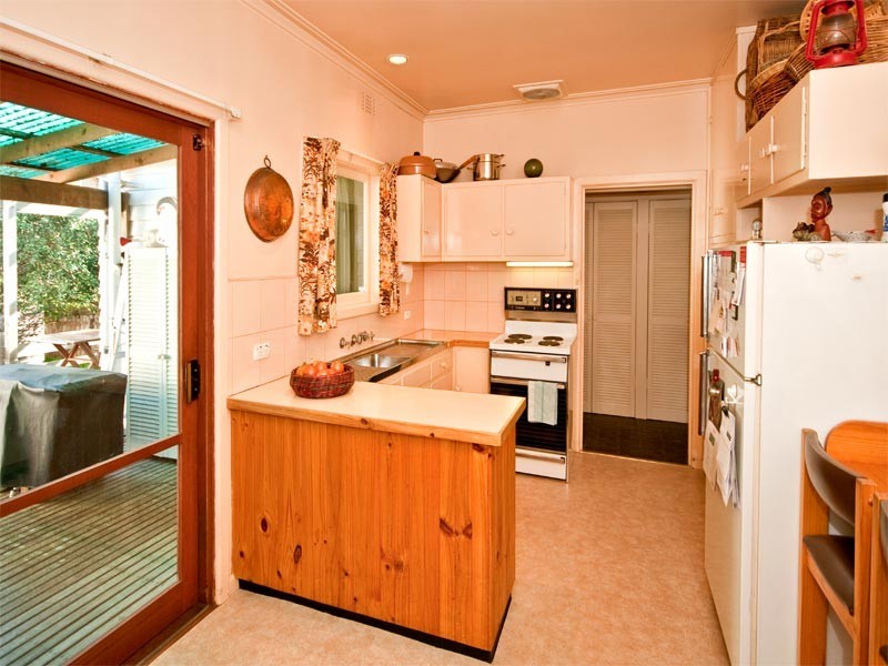 4 Caroline St, Box Hill North VIC 3129