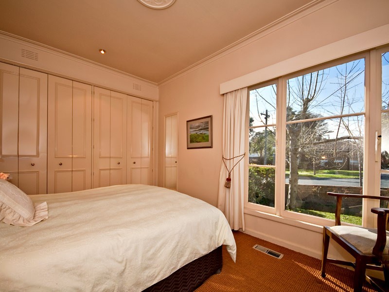 4 Caroline St, Box Hill North VIC 3129