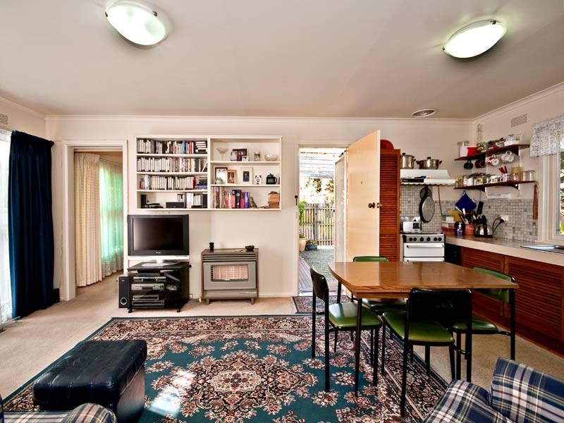 4 Caroline St, Box Hill North VIC 3129