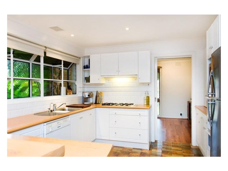 18 Nulgarrah Crescent, Greensborough VIC 3088