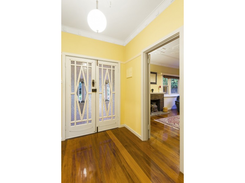 8 Evan Street, Box Hill North VIC 3129