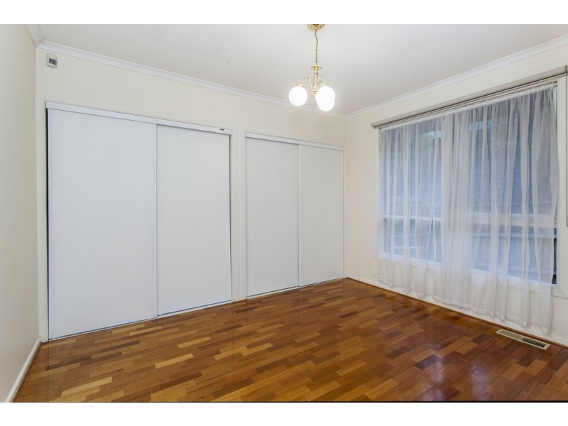 1/8 Renown Street, Burwood VIC 3125