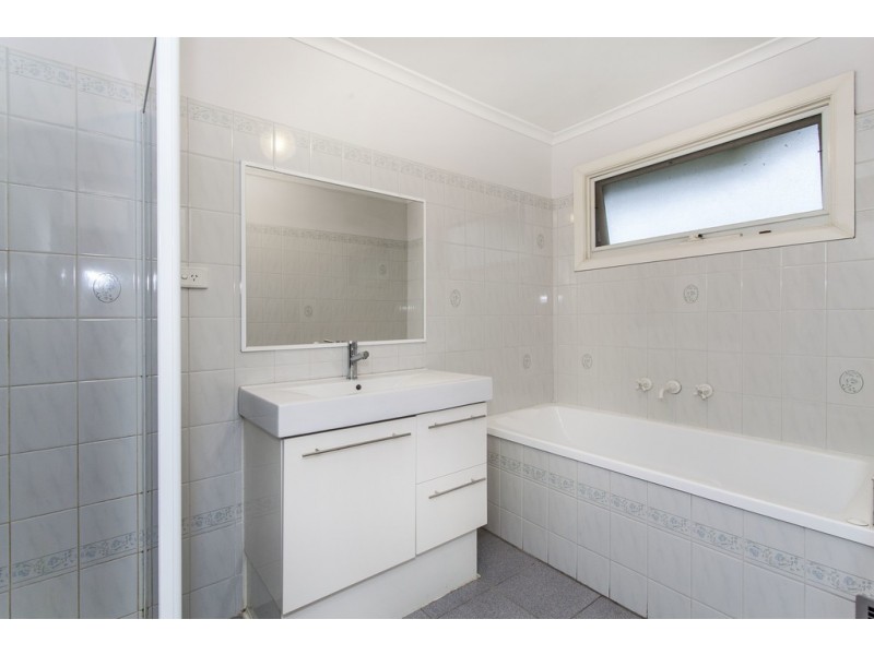 1/8 Renown Street, Burwood VIC 3125