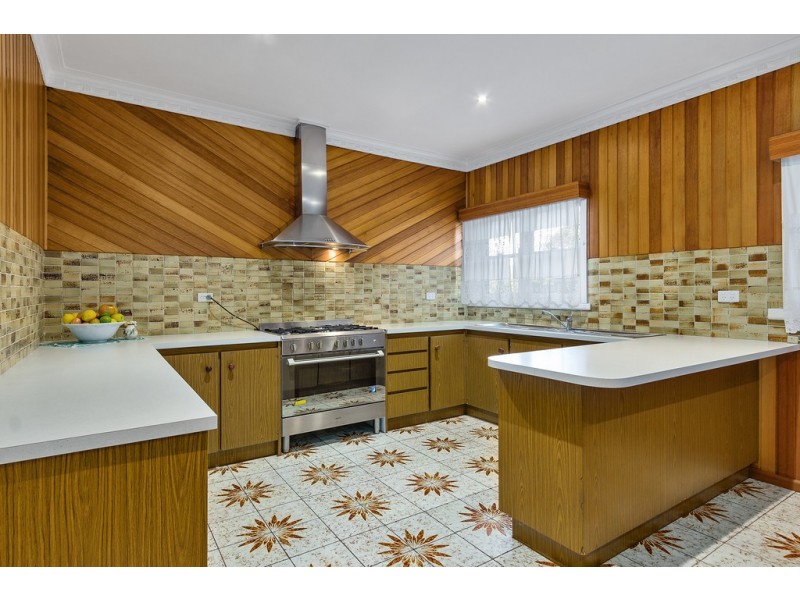 11 Eram Road, Box Hill North VIC 3129
