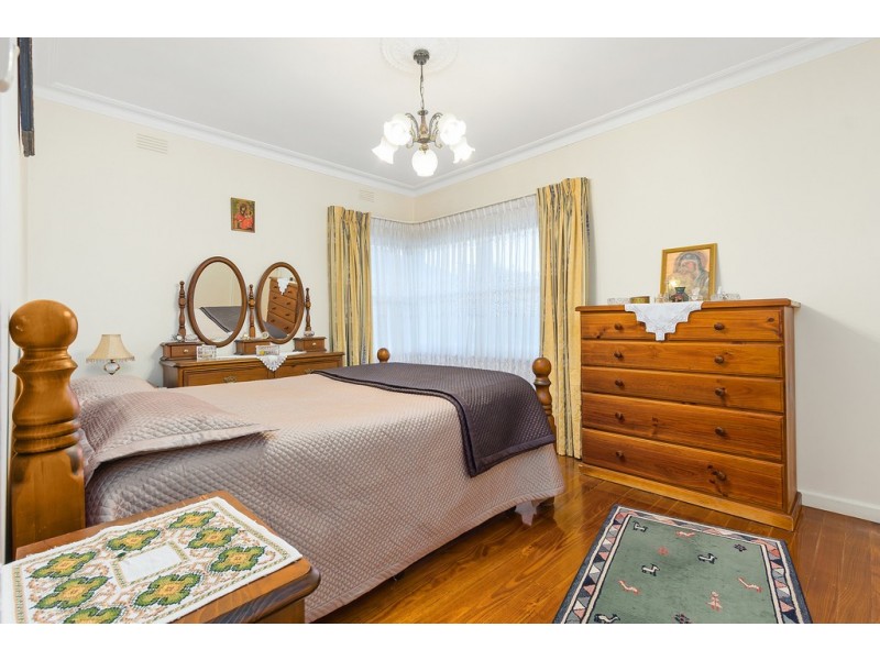 11 Eram Road, Box Hill North VIC 3129