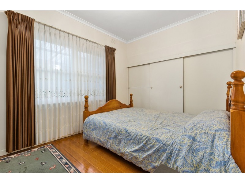 11 Eram Road, Box Hill North VIC 3129