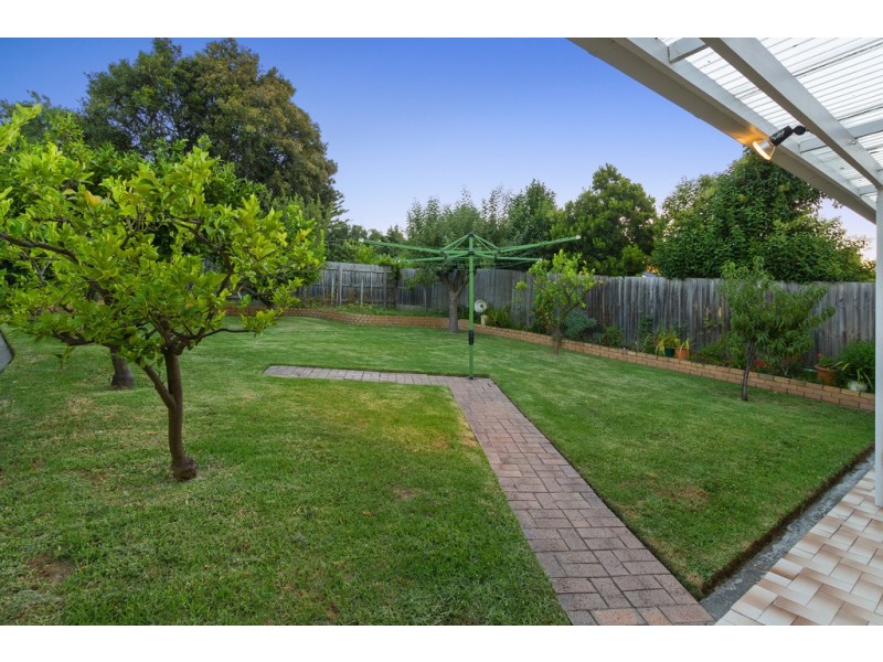 11 Eram Road, Box Hill North VIC 3129
