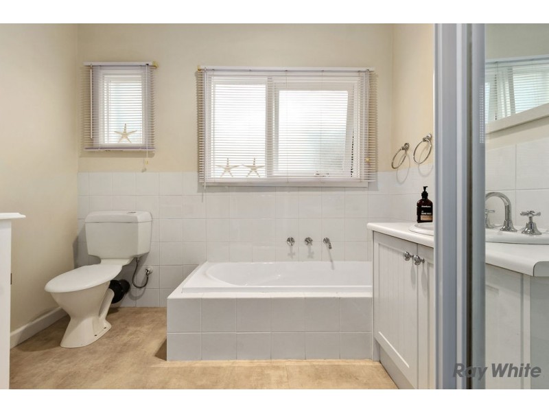 9 Eram Road, Box Hill North VIC 3129