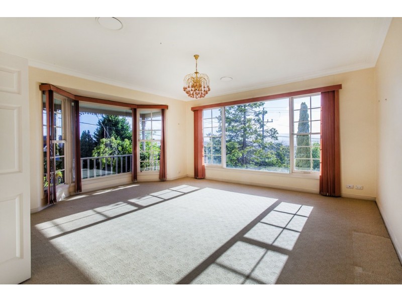 311 Gallaghers Road, Glen Waverley VIC 3150