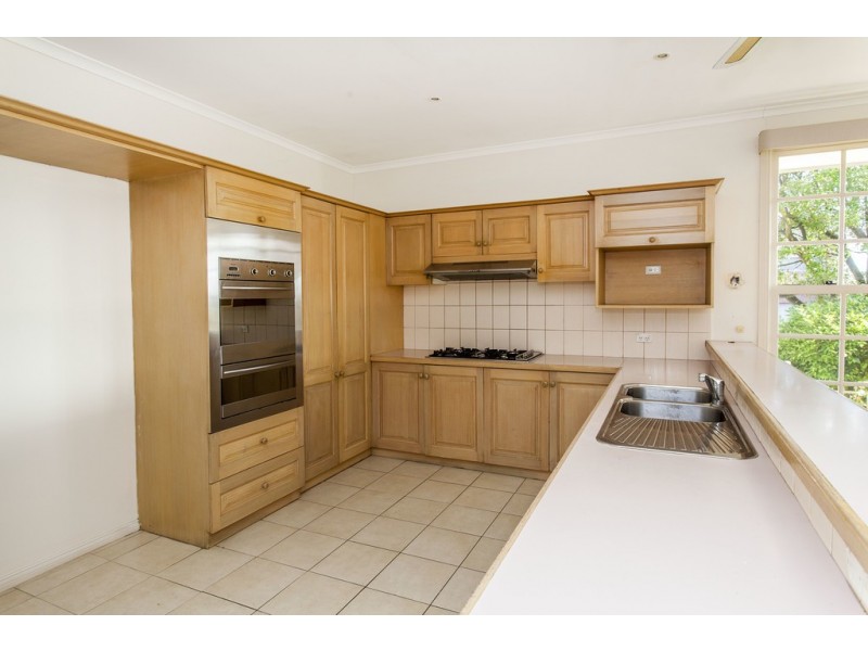 311 Gallaghers Road, Glen Waverley VIC 3150