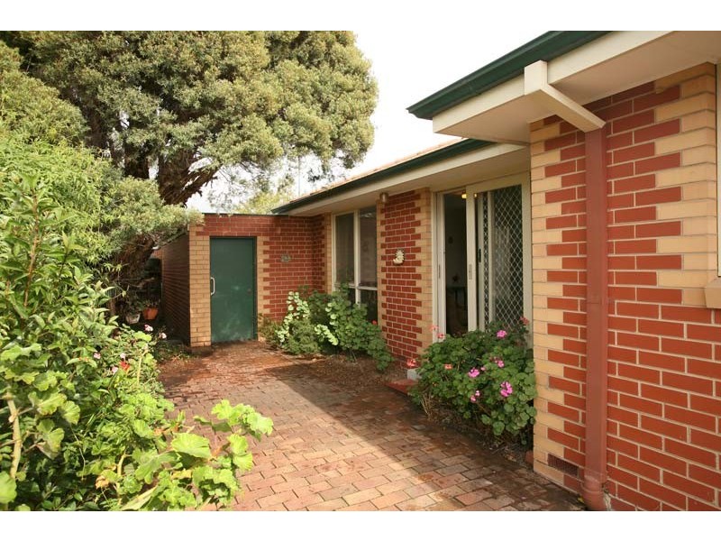 2/90 Carrington Road, Box Hill VIC 3128
