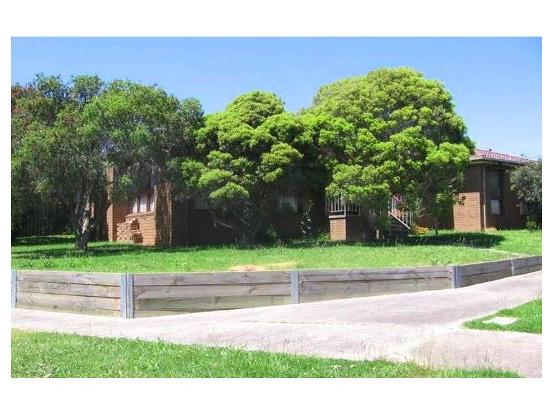 32 Lyndhurst Crescent, Box Hill North VIC 3129