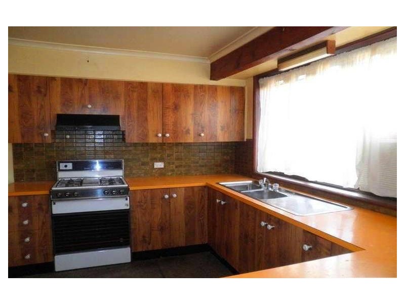 32 Lyndhurst Crescent, Box Hill North VIC 3129