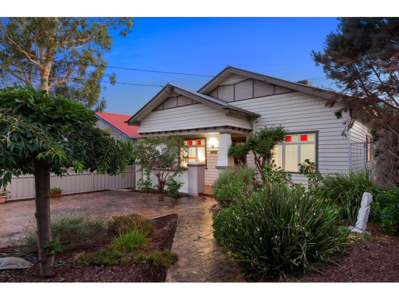 19 Latona Avenue, Preston West VIC 3072